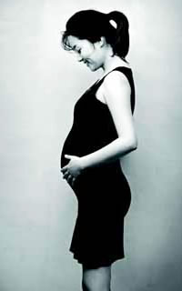 韩星金智慧怀孕8个月 为女性杂志拍摄写真(图)